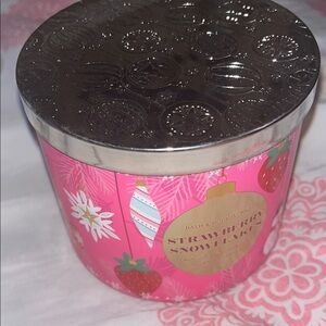 Bath & Body Works Pink Strawberry Snowflakes 3 Wick Candle